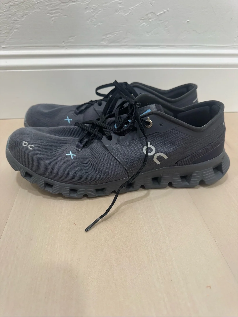 On Running Cloud X 3 Eclipse Magnet Men's US 10 Gym Shoe Athletic Gray Blue